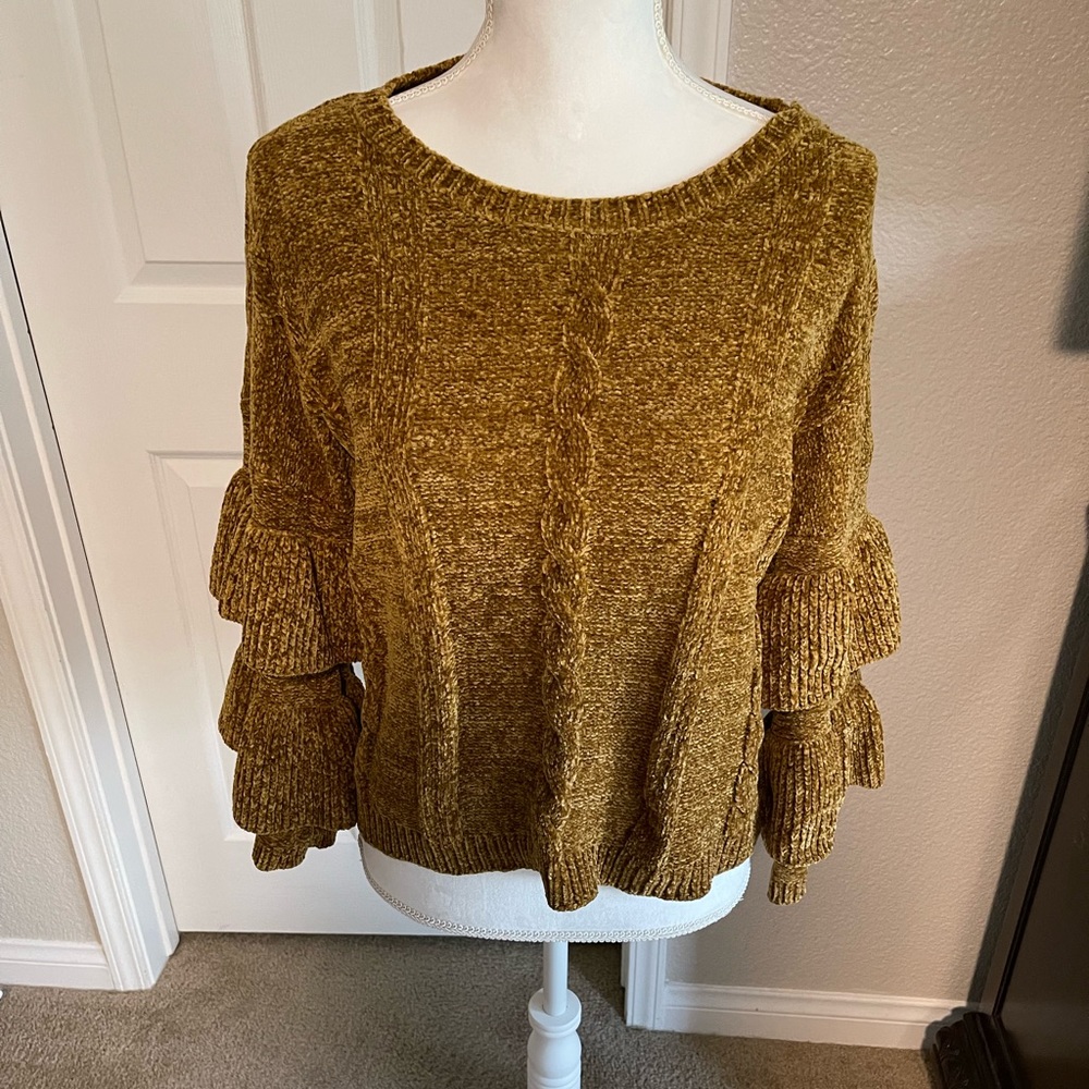 Long sleeve cropped sweater